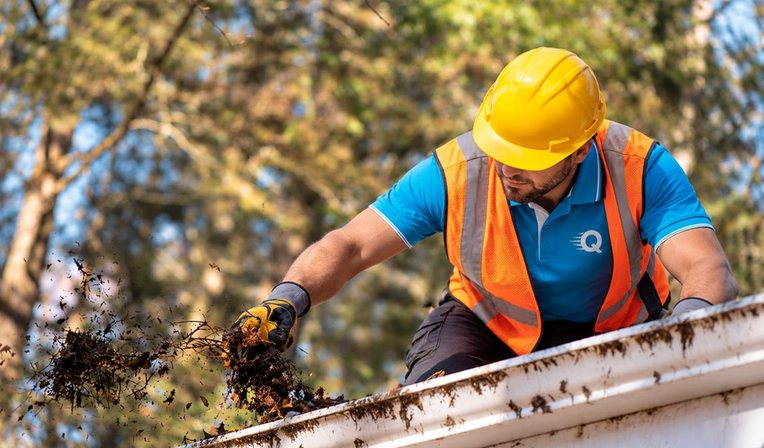 Gutter Cleaning work by Quick Replace